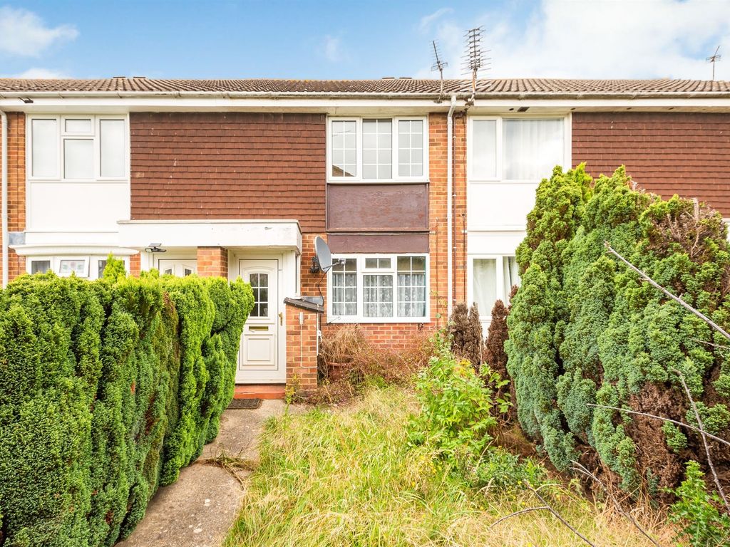2 bed terraced house for sale in Rowland Way, Aylesbury HP19 Zoopla