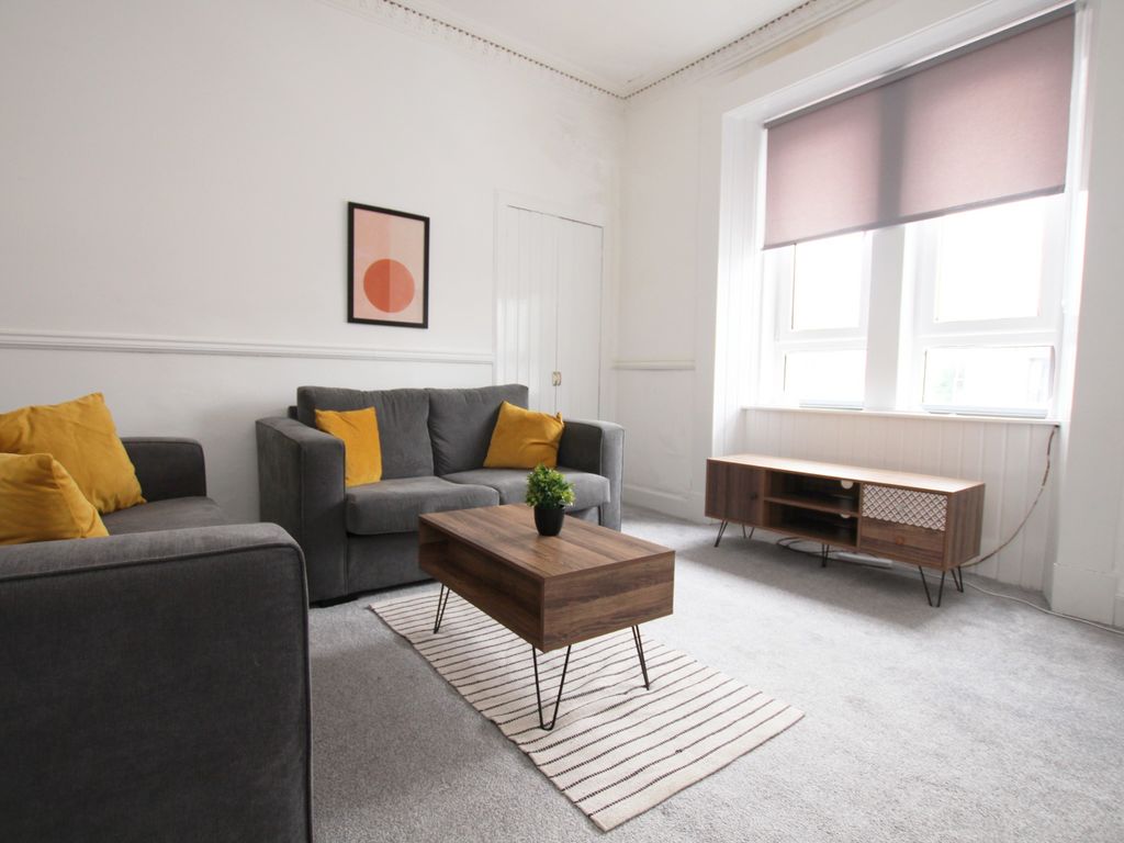 2 bed flat to rent in Eastside, Kirkintilloch, East Dunbartonshire G66