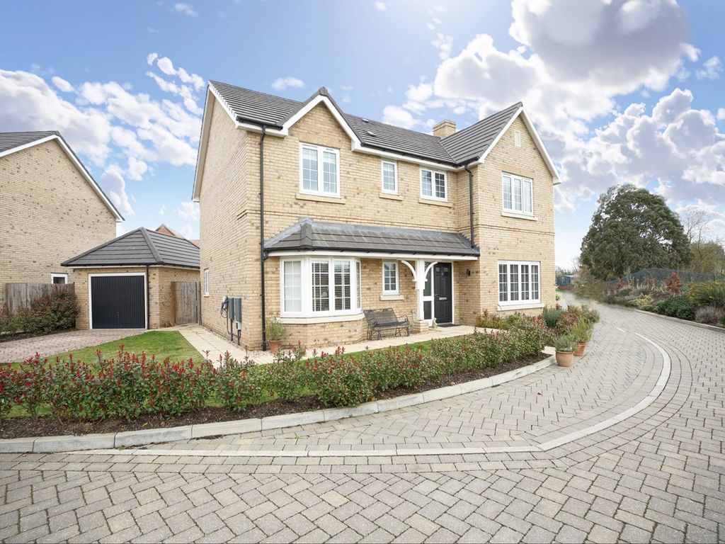 4 bed detached house for sale in Fairway Drive, Brampton, Huntingdon