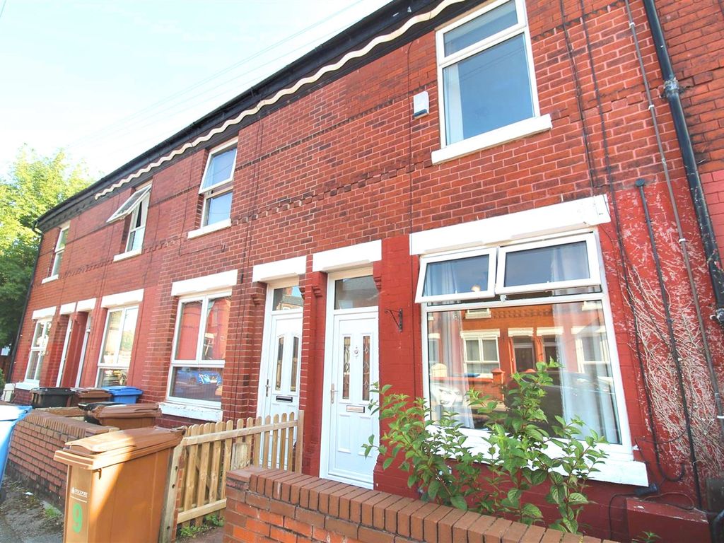 2 bed terraced house to rent in Springfield Avenue, Stockport SK5, £850