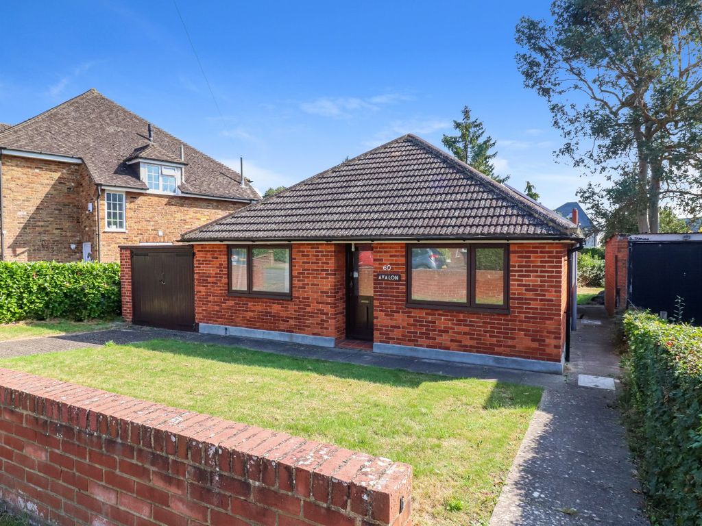 2 bed bungalow for sale in Austenwood Close, Chalfont St. Peter