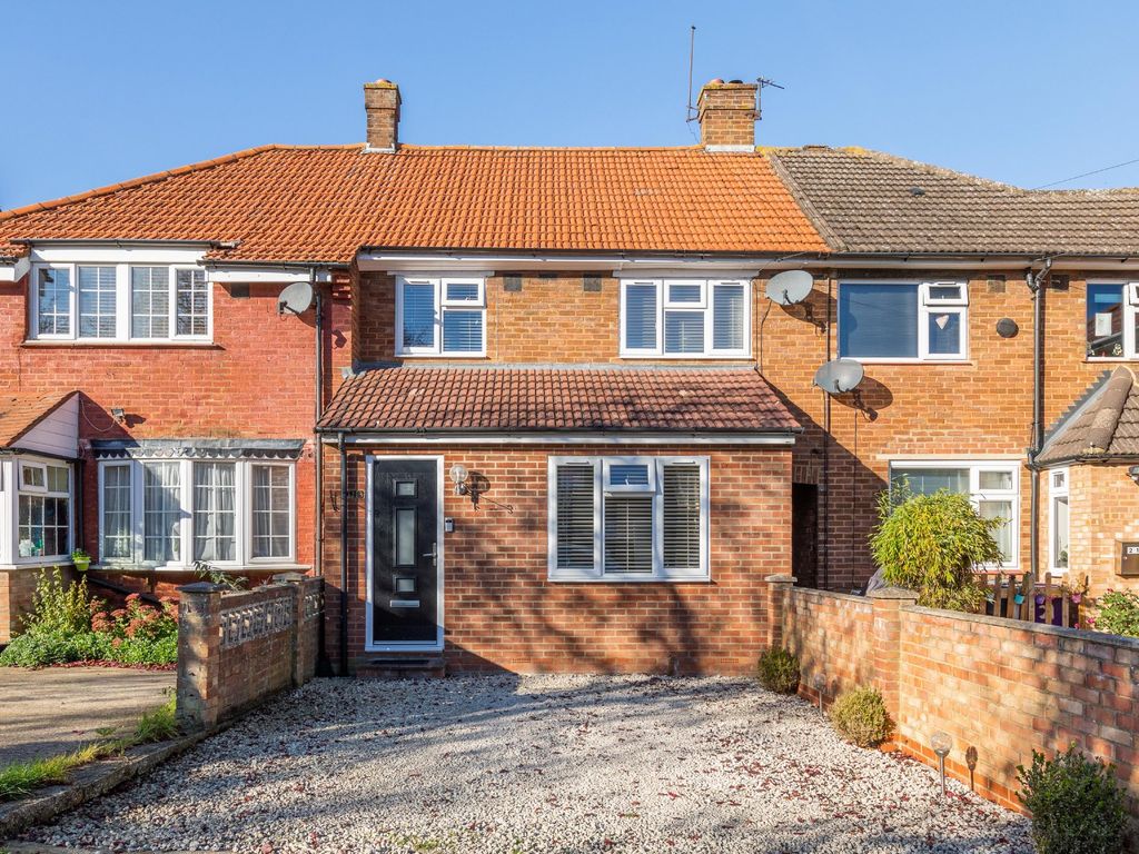 3 bed terraced house for sale in Mullway, Letchworth Garden City, Herts