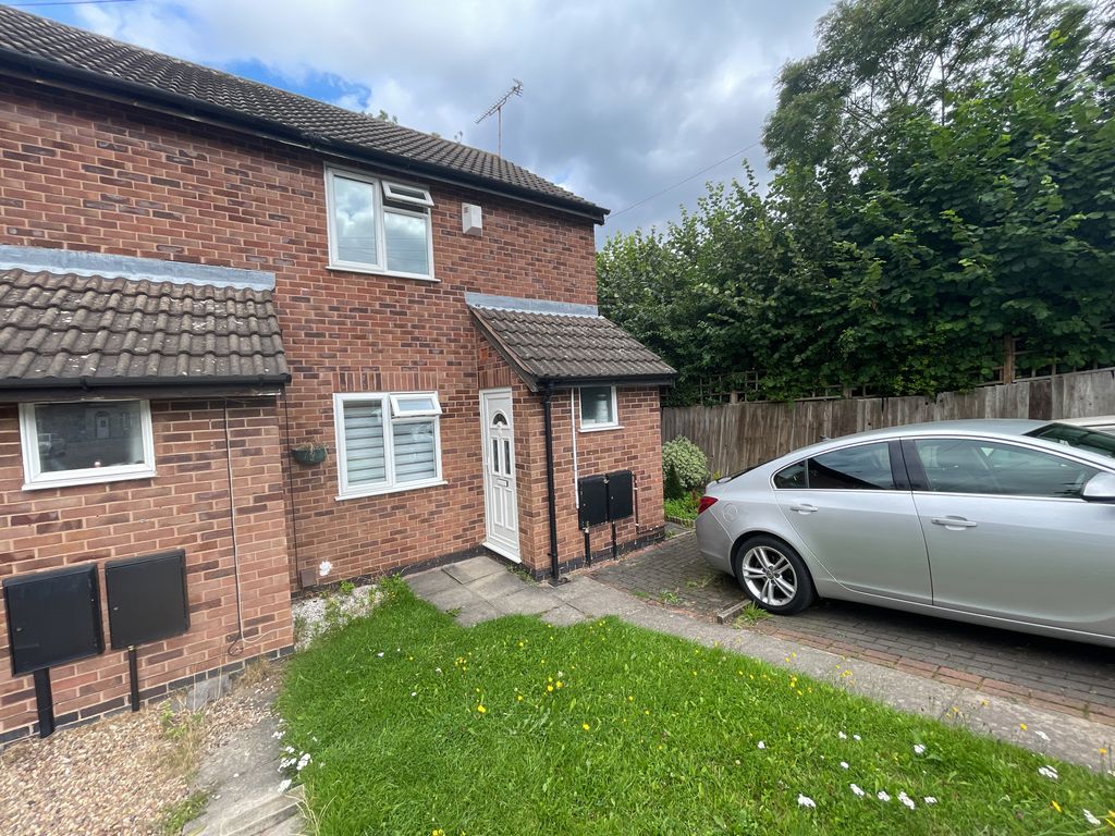 2 bed town house to rent in Caroline Court, Leicester LE2, £825 pcm