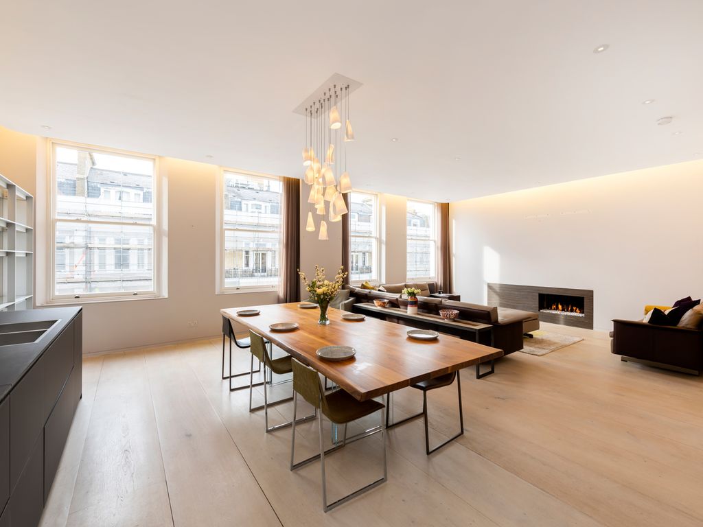 Flat 9, 37 De Vere Gardens, London W8  