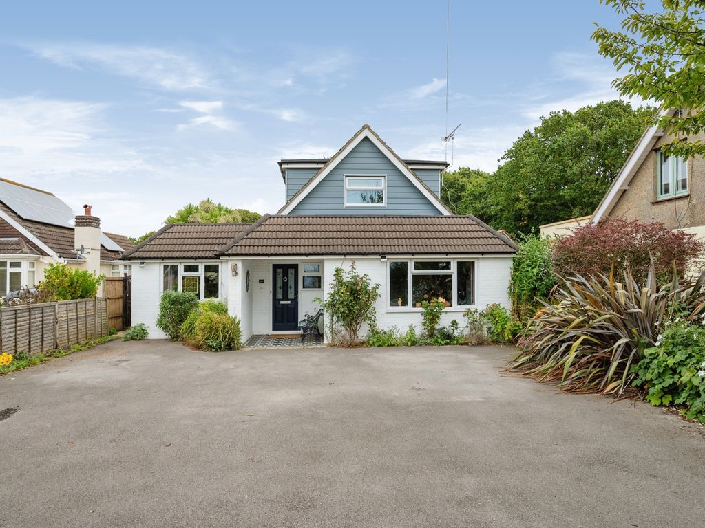 3 bed bungalow for sale in Havant Road, Hayling Island PO11, £550,000