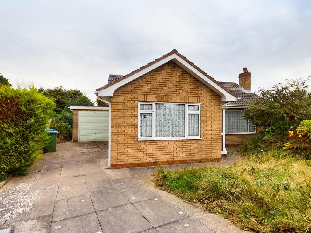 2 bed detached bungalow for sale in Kestrel Drive, Bridlington