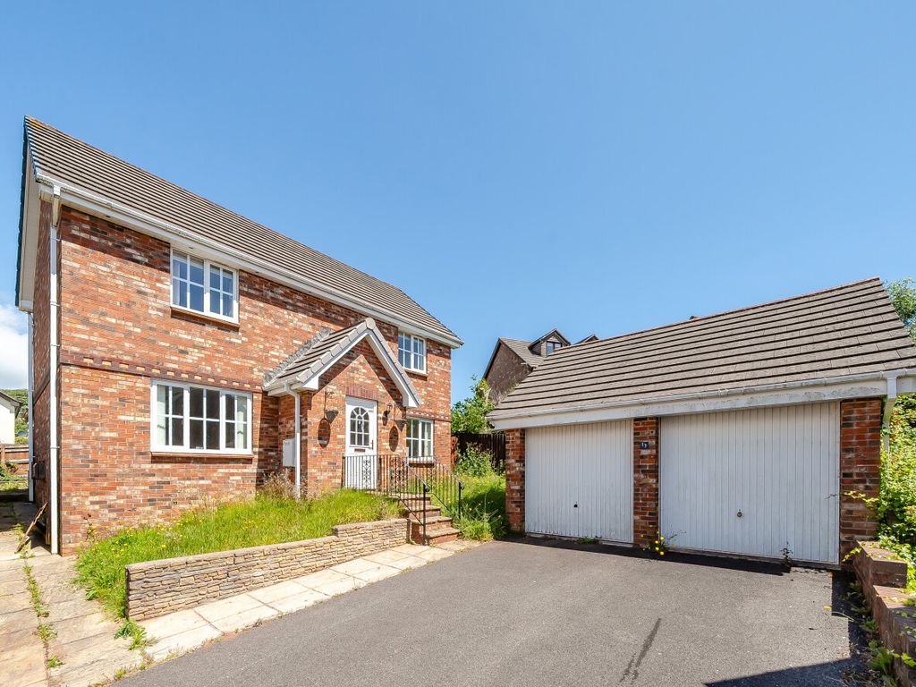4 bed detached house for sale in Brecon Close, Paignton, Devon TQ4, £