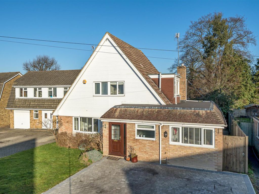 3 bed detached house for sale in Pheasant Close, Winnersh, Berkshire