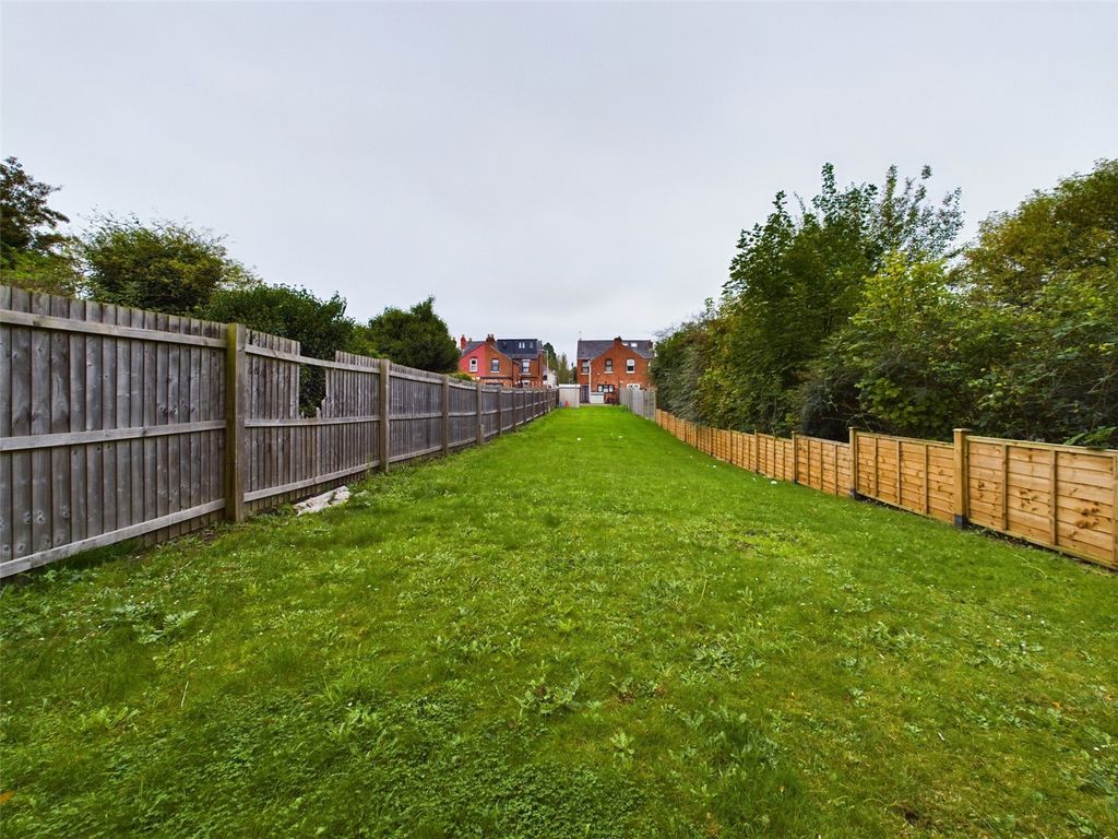 3 bed semidetached house for sale in Deans Way, Gloucester, Gloucestershire GL1, £290,000 Zoopla