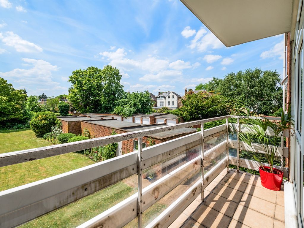 2 bed flat for sale in Glenmore Lawns, Argyle Road, London W13 Zoopla