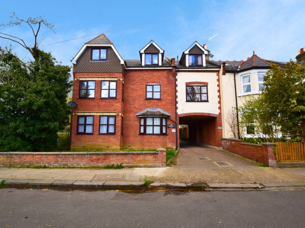 1 bed flat to rent in Midsummer Court, Hindes Road, Harrow, Greater London HA1 Zoopla