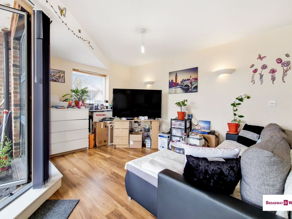 2 bed flat for sale in Vickers House, Chingford Mount Road, London E4 Zoopla