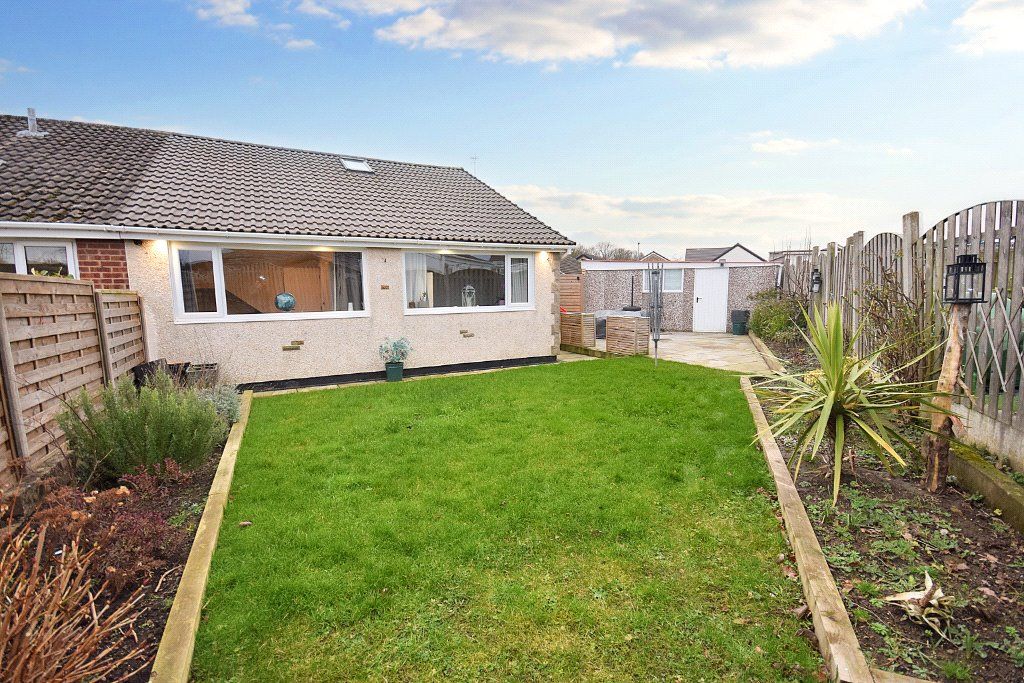 3 bed bungalow for sale in Coxley View, Netherton, Wakefield, West