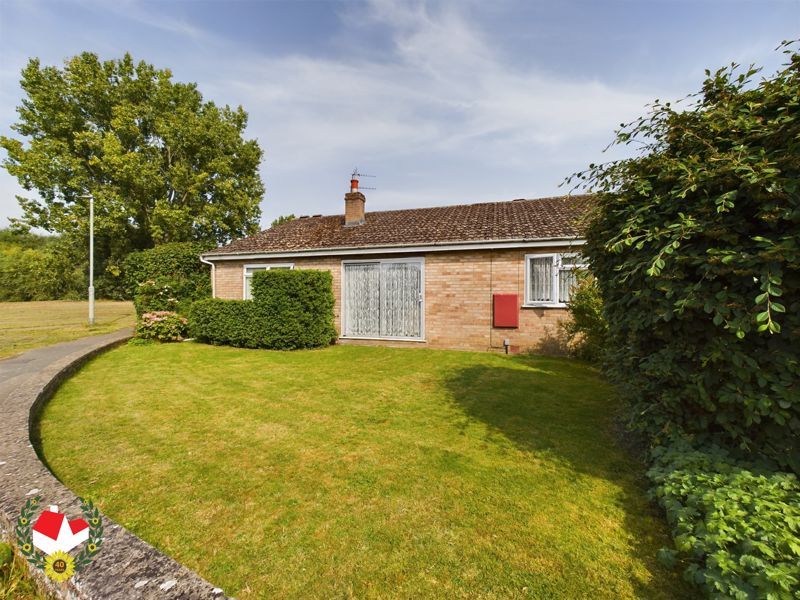 3 bed bungalow for sale in Curlew Road, Abbeydale, Gloucester GL4, £