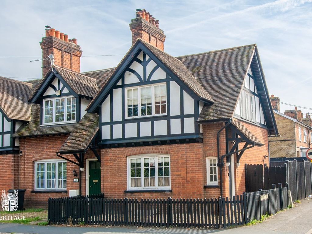 2 bed end terrace house for sale in Mount Road, Braintree CM7, £315,000