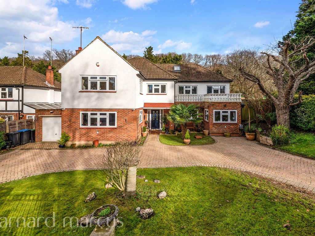 5 bed detached house for sale in Sandhurst Way, Sanderstead, South Croydon CR2, £1,200,000 Zoopla