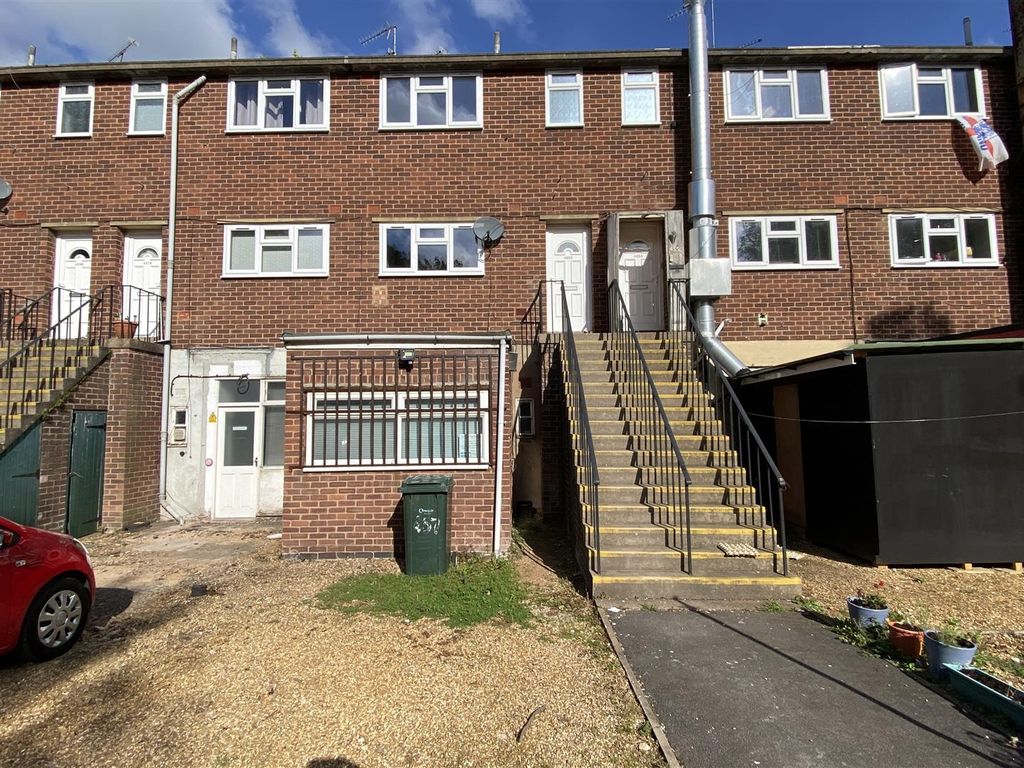 2 bed to rent in Holyhead Road, Coundon, Coventry CV5, £725