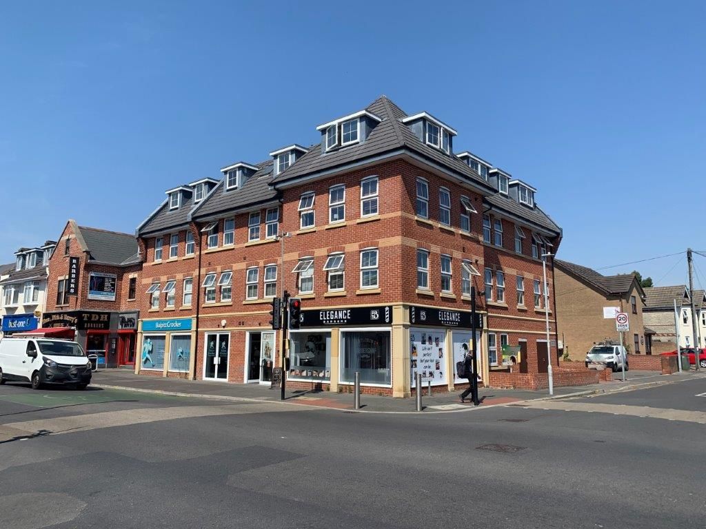 2 bed flat for sale in Victoria Road, Parkstone, Poole BH12 Zoopla