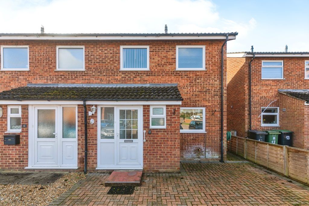 3 bed semidetached house for sale in Braybrooks Drive, Potton, Sandy