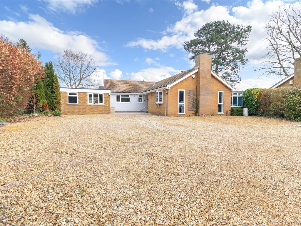 4 bed detached bungalow for sale in Penfold Lane, Great Billing