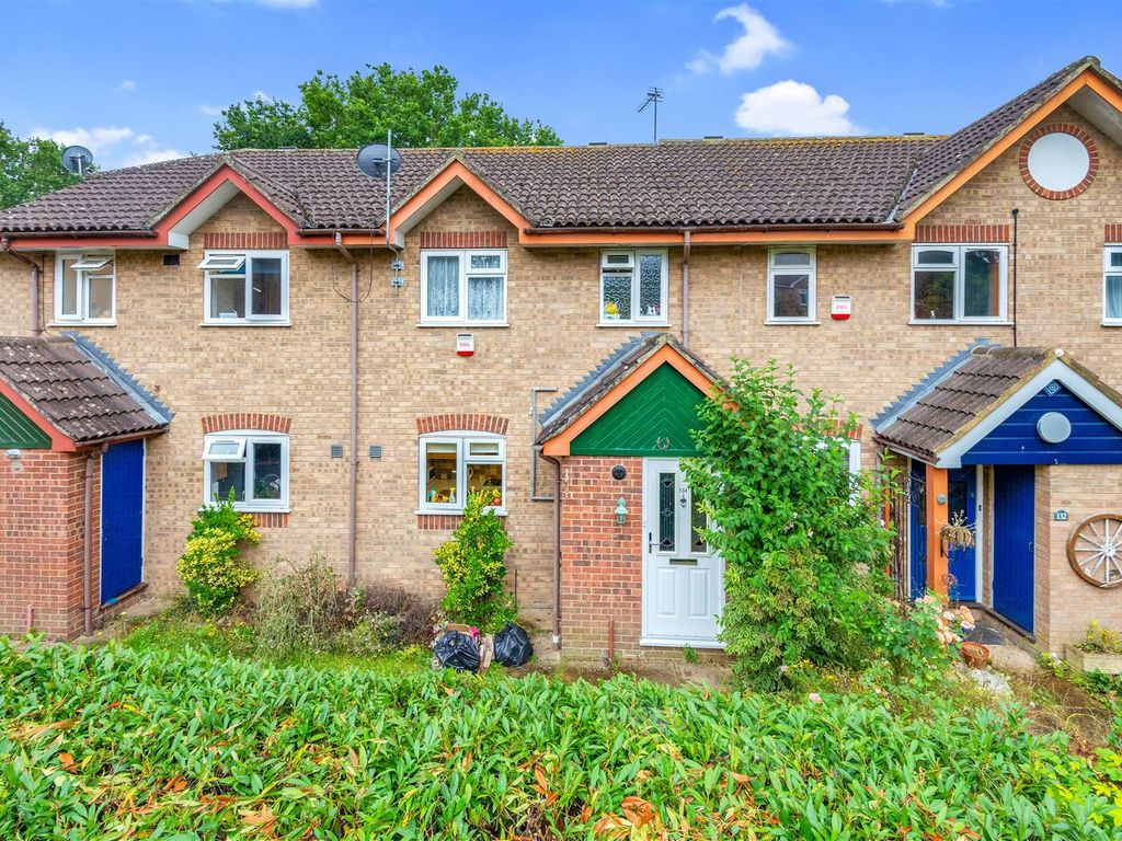 3 bed terraced house for sale in Gainsborough Road, Hayes UB4 Zoopla
