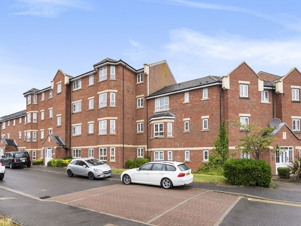 2 bed flat for sale in Watling Gardens, Dunstable LU6 Zoopla