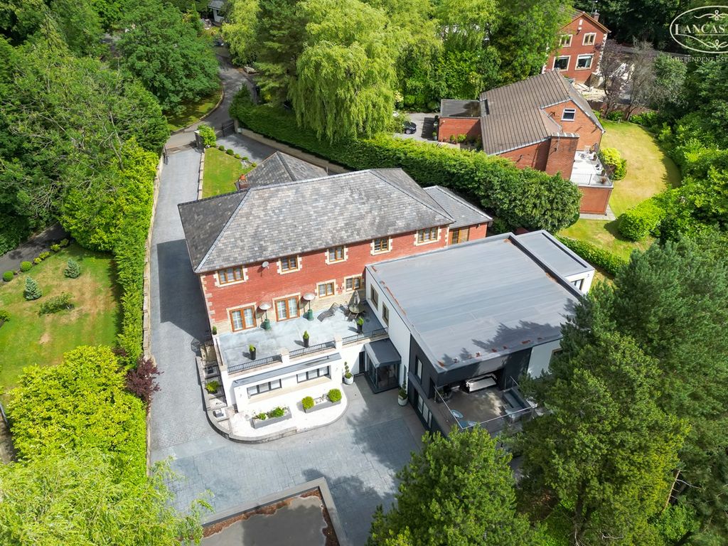 8 bed detached house for sale in Ravenhurst Drive, Heaton, Bolton BL1