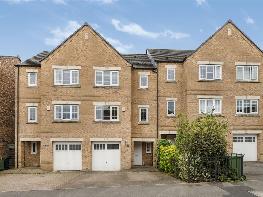 3 bed town house for sale in Academy Drive, Dringhouses YO24 Zoopla