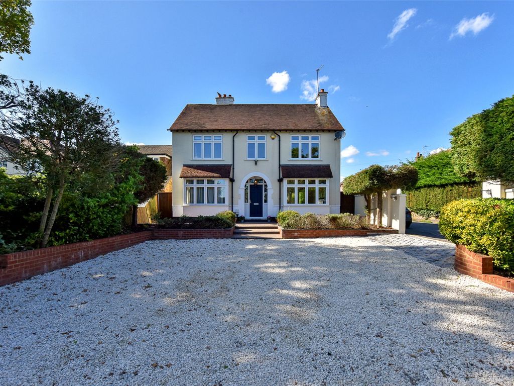 4 bed detached house to rent in Winkfield Road, Windsor, Berkshire SL4