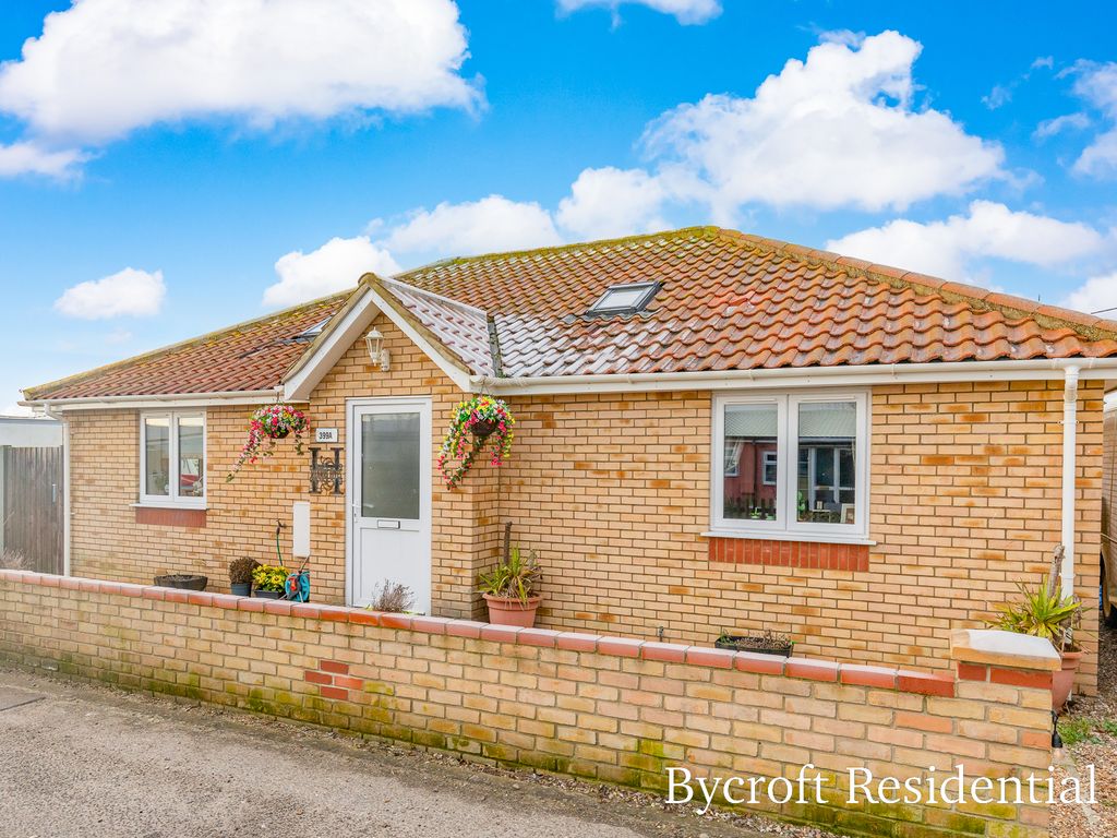 2 bed detached bungalow for sale in The Glebe, Hemsby, Great Yarmouth