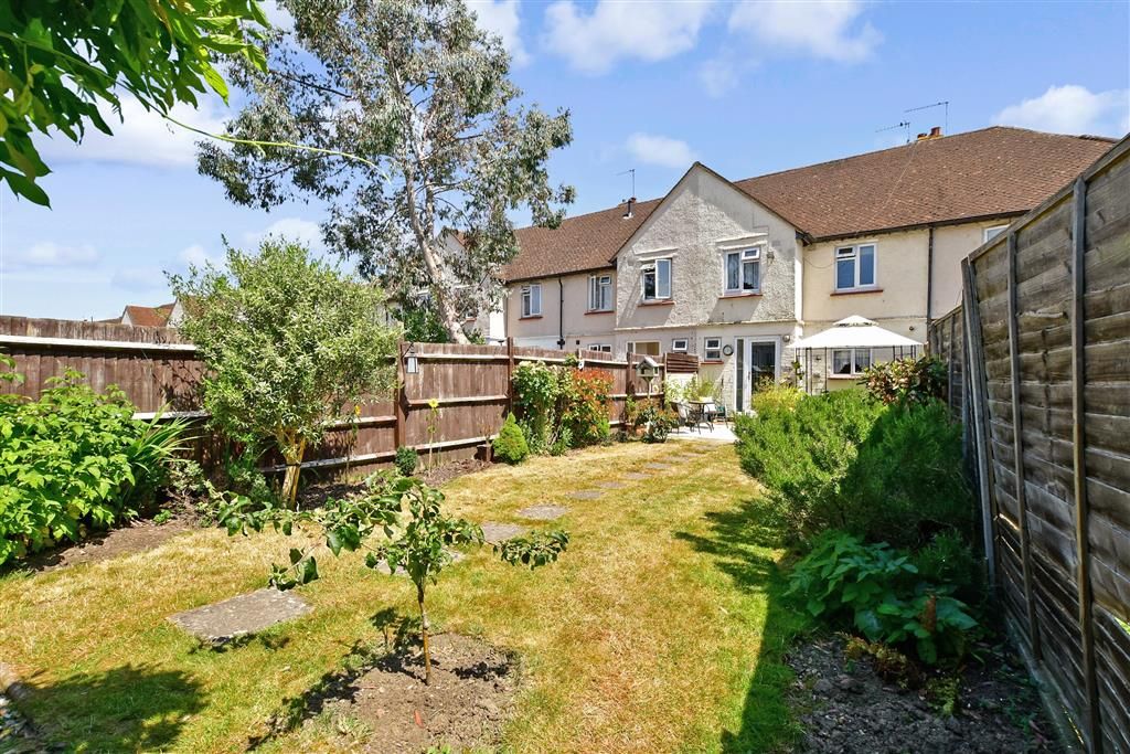 3 bed terraced house for sale in Quarry Road, Maidstone, Kent ME15 Zoopla