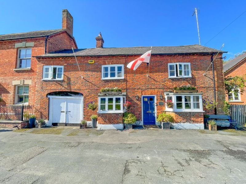 3 bed property for sale in High Street, Thornborough, Buckingham MK18