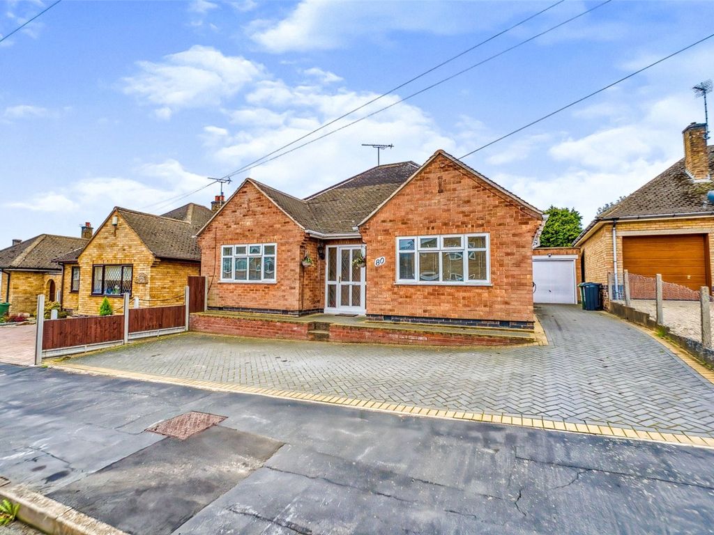 4 bed bungalow for sale in Harrowgate Drive, Birstall, Leicester