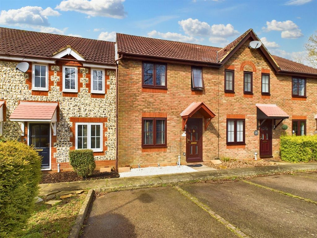 2 bed terraced house for sale in Bellamy Road, Maidenbower, Crawley
