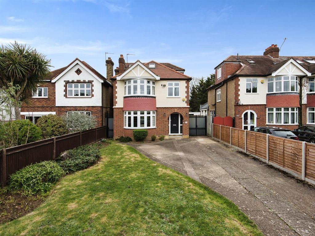4 bed detached house for sale in Sixth Cross Road, Twickenham TW2, £