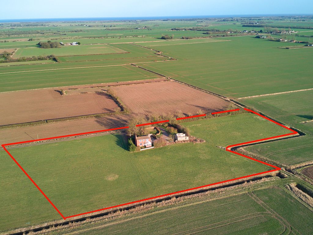 3 bed detached house for sale in Main Road, Saltfleetby, Louth LN11, £