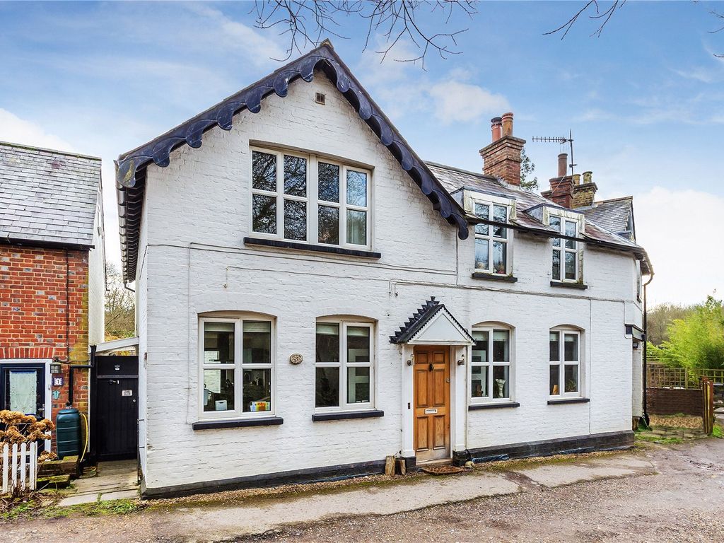 4 bed semidetached house for sale in Orchard Cottages, Horsham Road