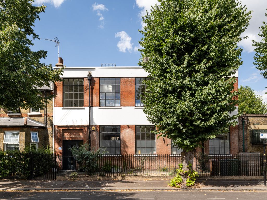 4 bed detached house for sale in Trumpington Road, London E7 Zoopla