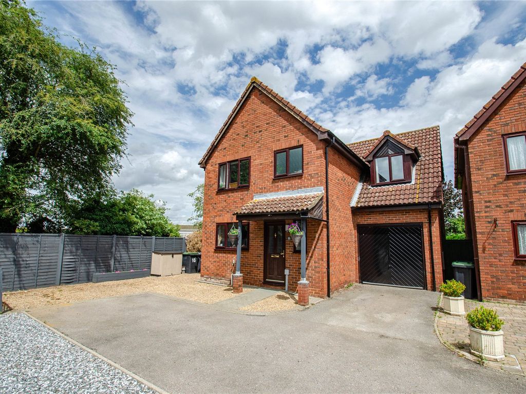 4 bed detached house for sale in Applecroft, Lower Stondon, Henlow