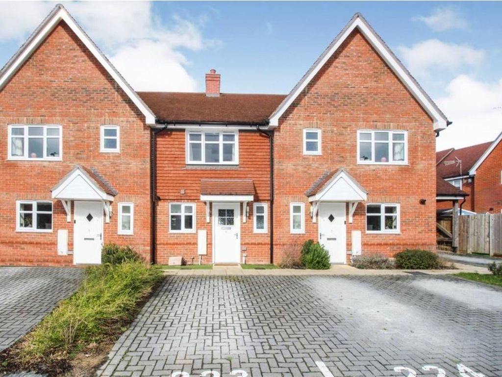 2 bed terraced house to rent in Carter Drive, Broadbridge Heath