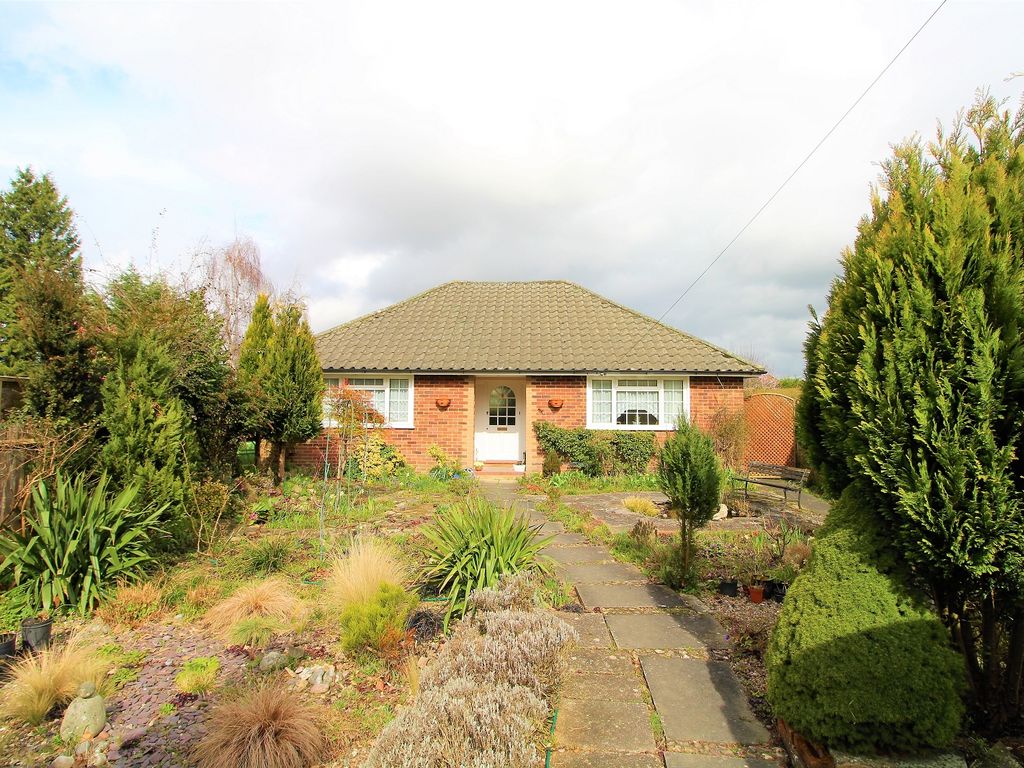 3 bed detached bungalow for sale in Meath Green Lane, Horley, Surrey
