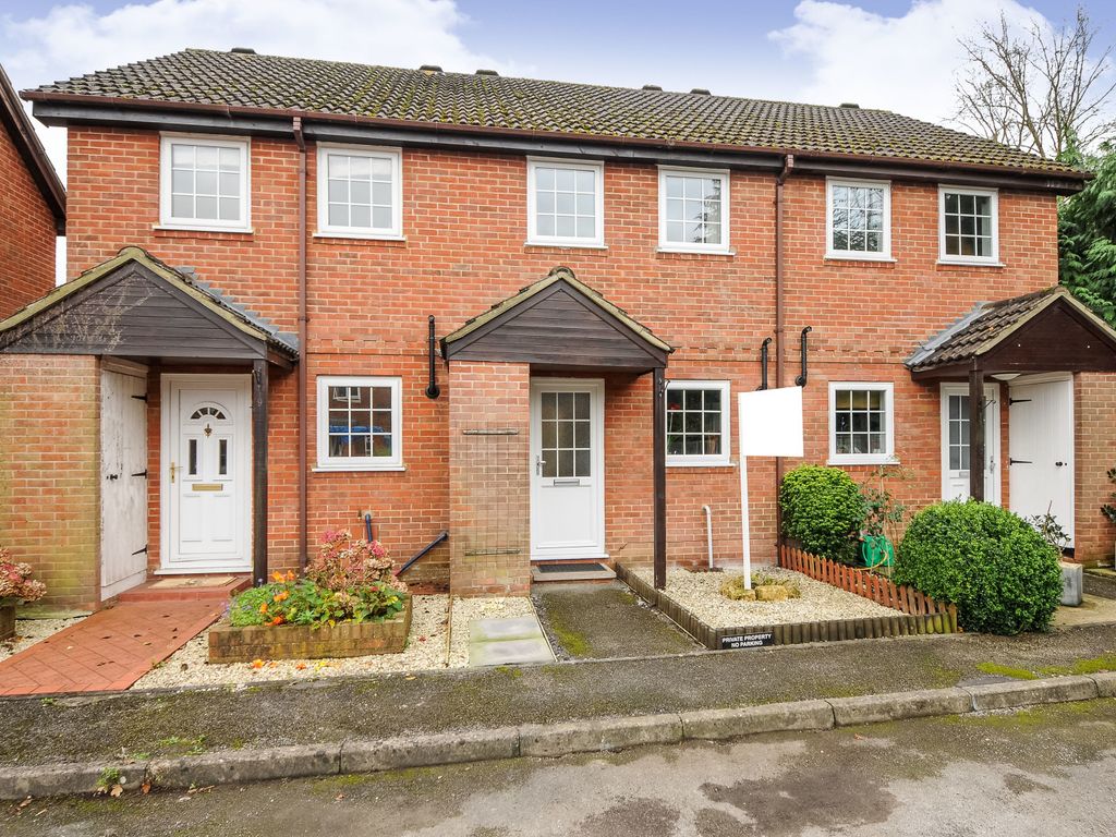 2 bed terraced house to rent in Droitwich Close, Bracknell RG12 Zoopla