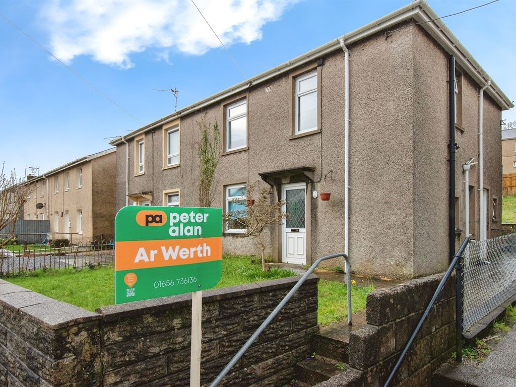 3 bed terraced house for sale in Bridgend Road, Llangynwyd, Maesteg