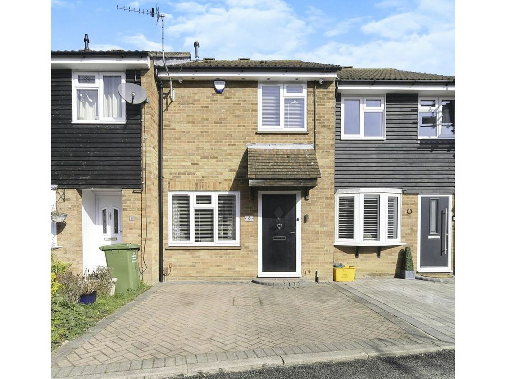 2 bed terraced house for sale in Palatine Park, Laindon, Basildon SS15