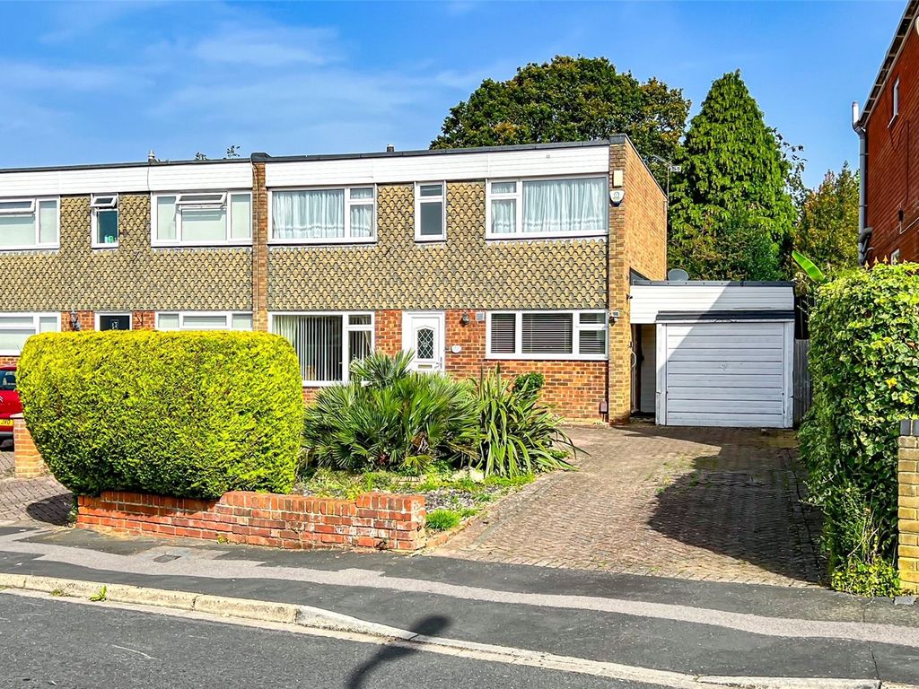 4 bed semidetached house for sale in Caerleon Avenue, Southampton SO19