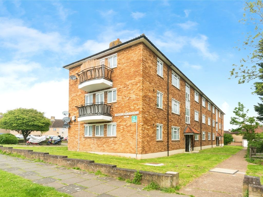2 bed flat for sale in Ripon Gardens, Chessington KT9, £275,000 Zoopla