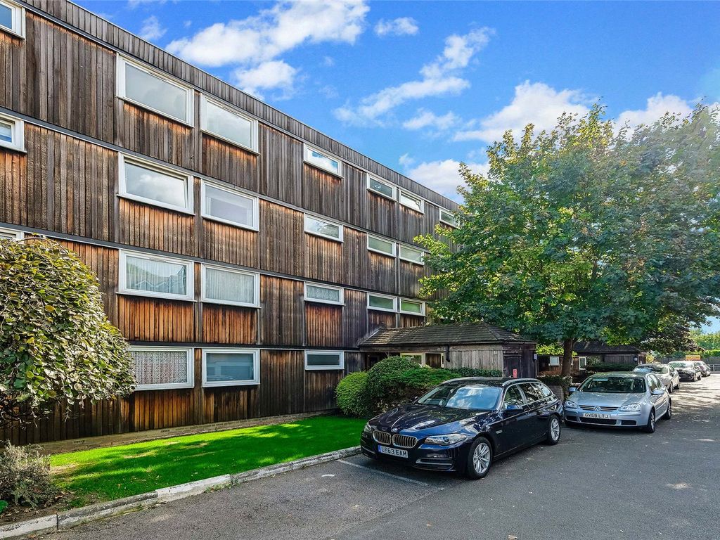 Cedar Court, Churchfields, South Woodford, London E18