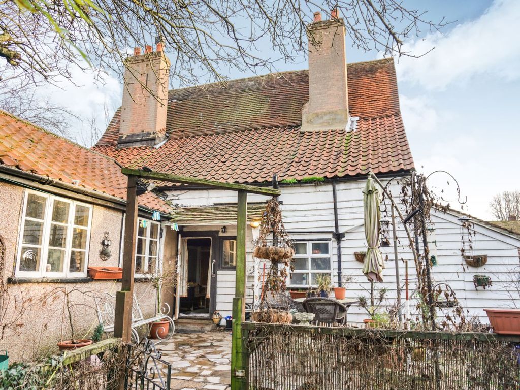 Property Details For 13 Ongar Road Abridge Romford Rm4 1ub Zoopla