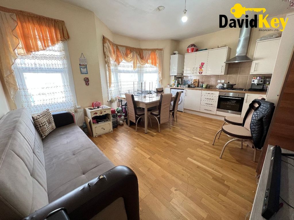 2 bed flat for sale in Handsworth Road, London N17 Zoopla