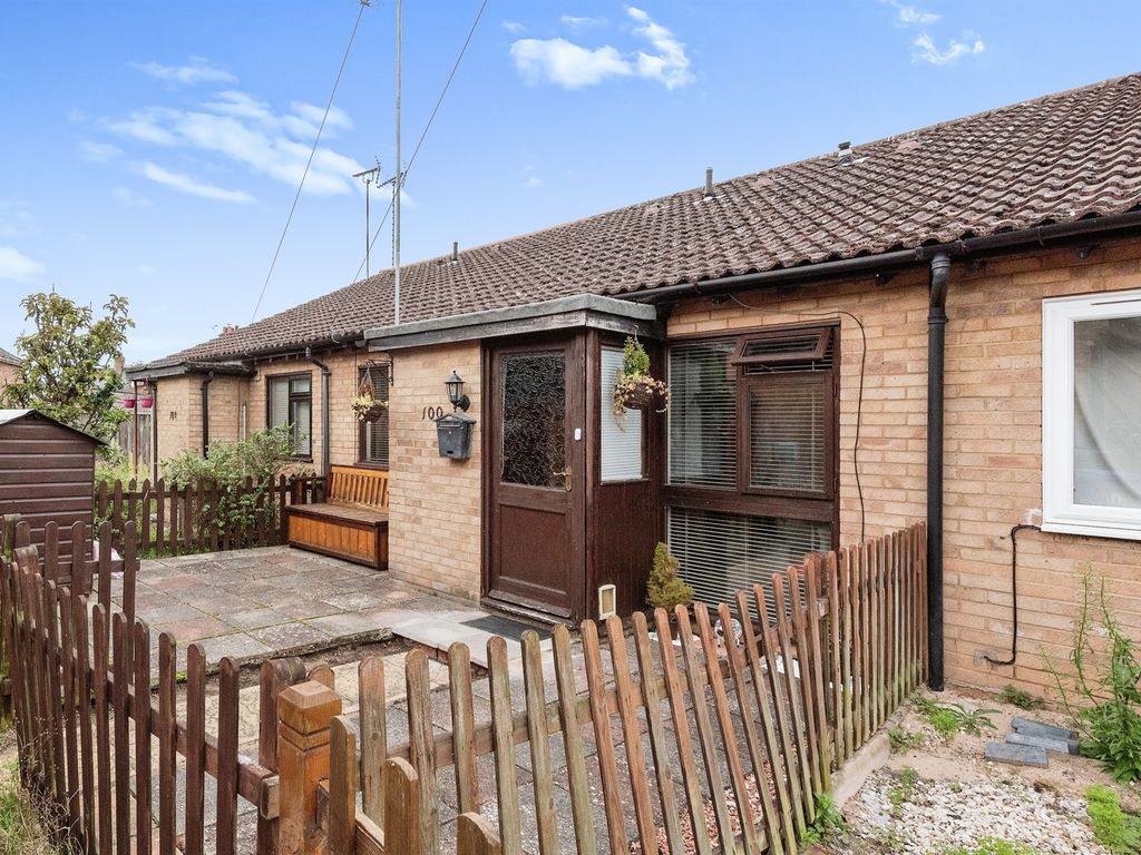 1 bed terraced bungalow for sale in Rowan Drive, Brandon IP27, £125,000